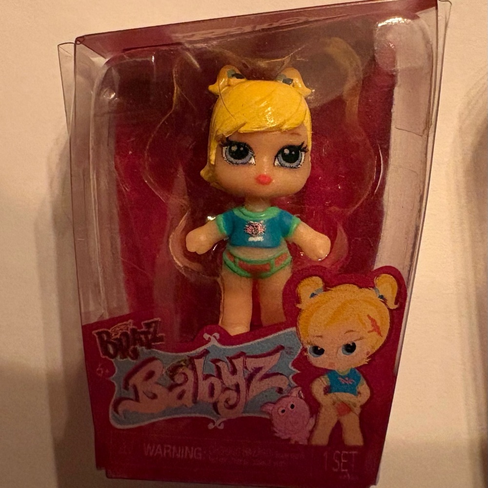 Bratz Babyz Doll with Blonde Hair and Blue Outfit-Cloe
